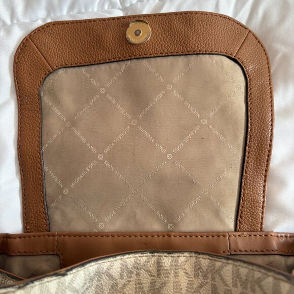 Michael Kors 35T9GAYB7B-149 Abbey Cargo Backpack Vanilla - Picture 11 of 13